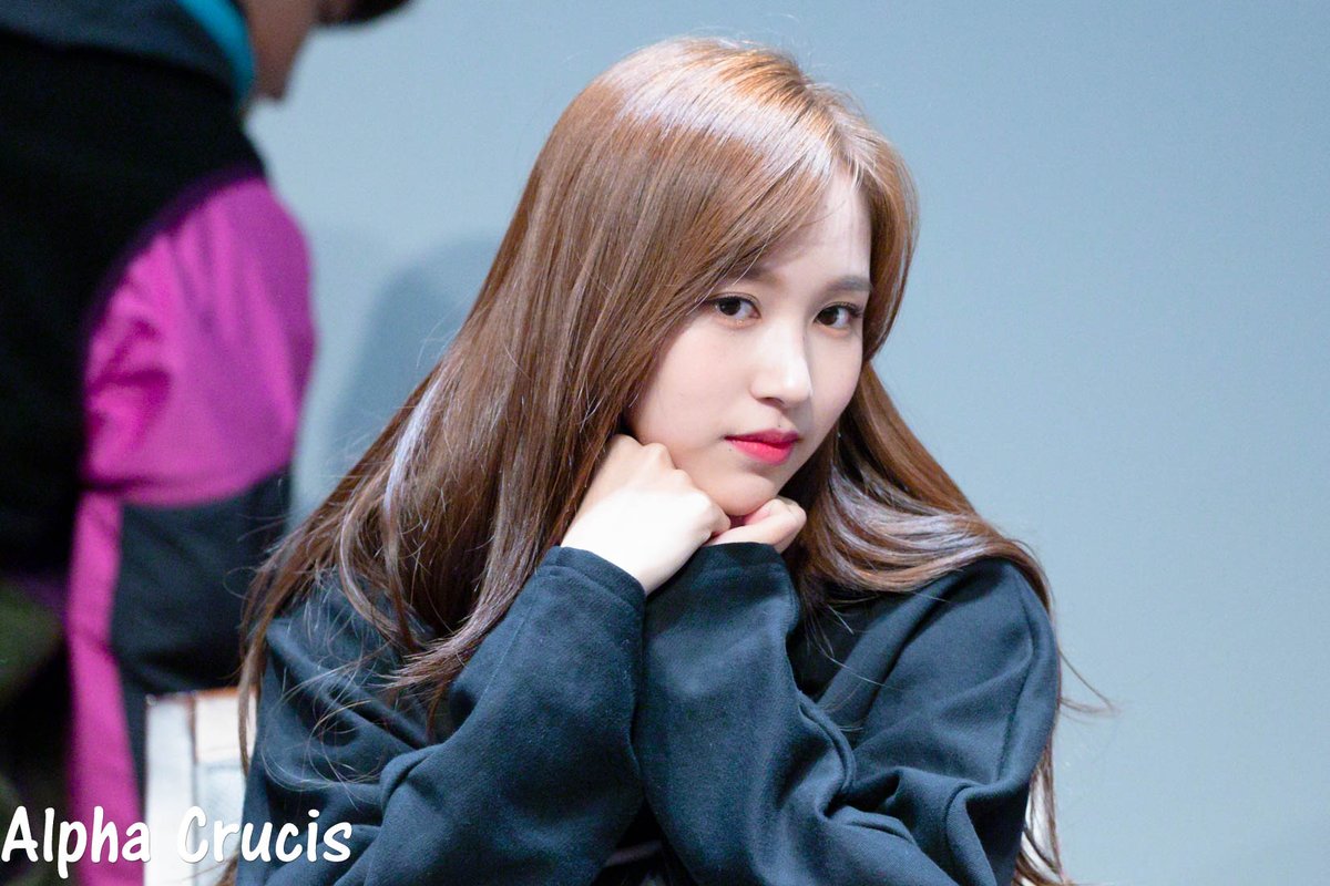 AlphaCrucis0324's tweet photo. 181117 팬사인회 상암 누리꿈스퀘어 국제회의실 사인회 3 #MINA #미나 #ミナ #名井南 #TWICE #트와이스 https://t.co/TeyQVkzBby