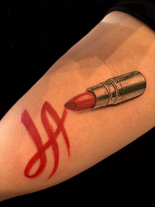 Top 136+ Lipstick writing tattoo