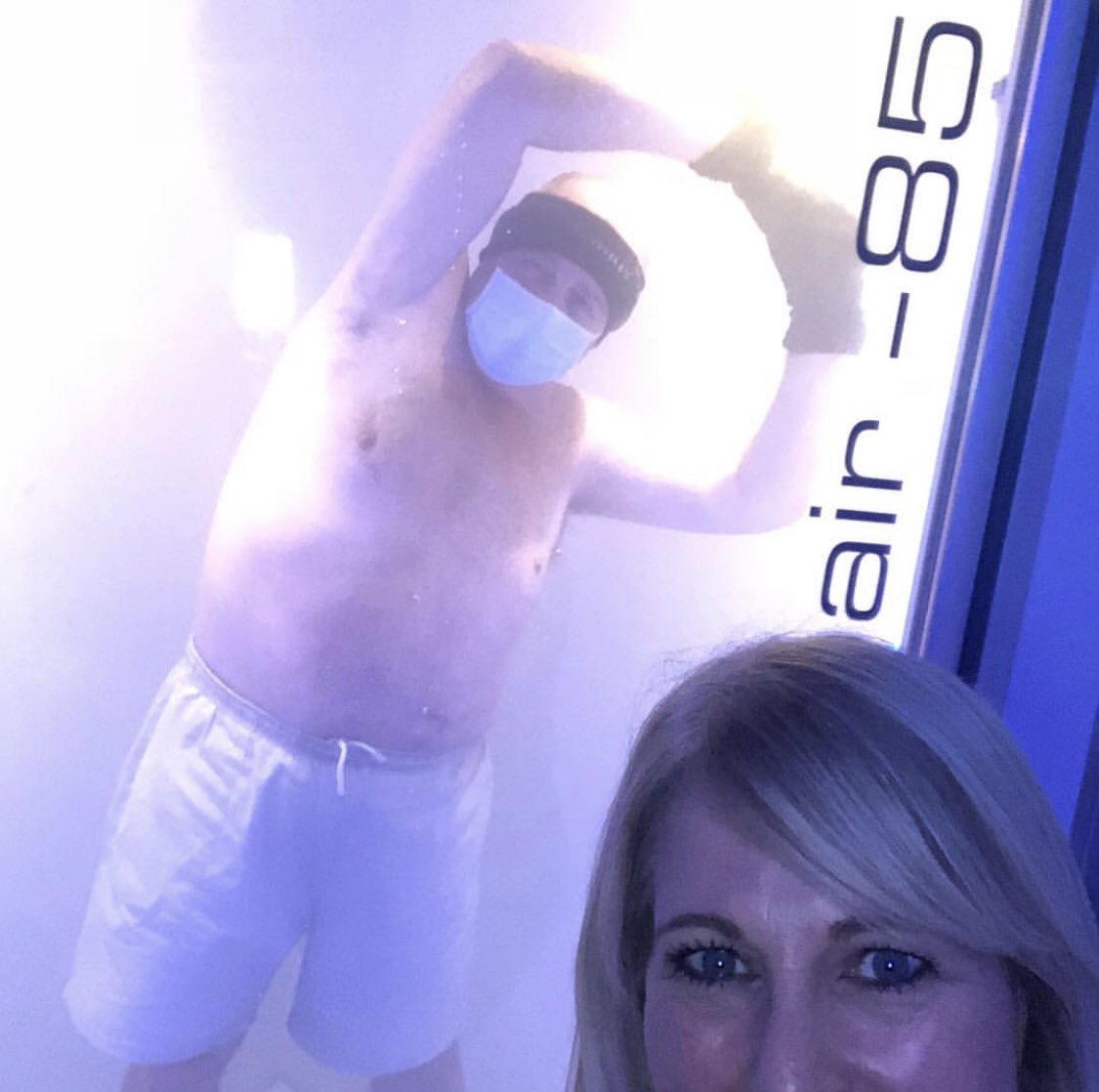 CryojuvenateUK's tweet photo. Two CRYO Countries coming together today 🇳🇿🇬🇧
Such a pleasure to meet Tony from @cryosports #Australia who popped in to say hello & have a session today!
CRYO Owners together...
Go Tony 🤪🙌👏❄️💪🏻👋
#uk #7oaks
#wholebodycryotherapy #cryotherapy #cryo #wellness #recovery https://t.co/A3Hd9KwD2t