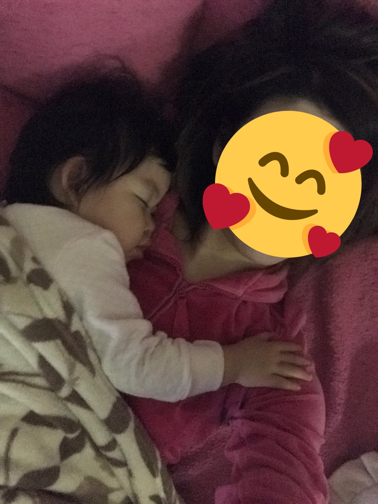 垂水 香穂 No Twitter 赤ちゃんの時はいっつも ラッコ抱きでしか寝なくて それがすごい可愛かったんだけど いつしか隣に来て寝るようになって 今日久しぶりにラッコでふわちゃんが寝てた時 すっごい大きくなったなって 成長してゆく姿を見るのはほんとに幸せで