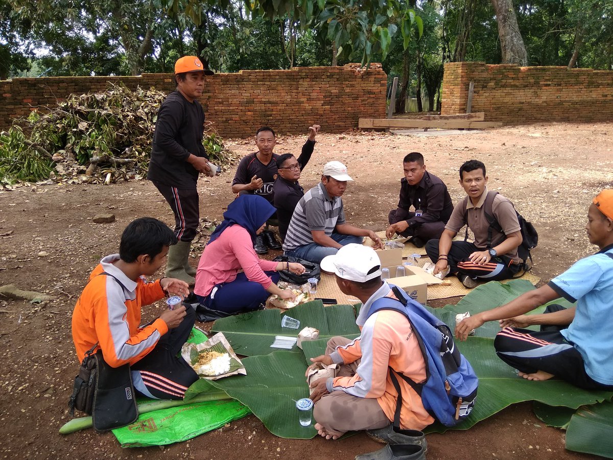 Makan tak makan sing penting kumpul