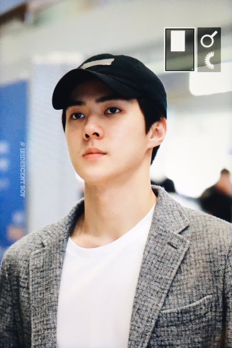 iridescent_boy's tweet photo. 181119 ICN 자켓두 오랜만이셔🤔

#세훈 #SEHUN #EXO_DontMessUpMyTempo⁠ ⁠#EXO_TEMPO⁠ https://t.co/TJnjIZXlvq