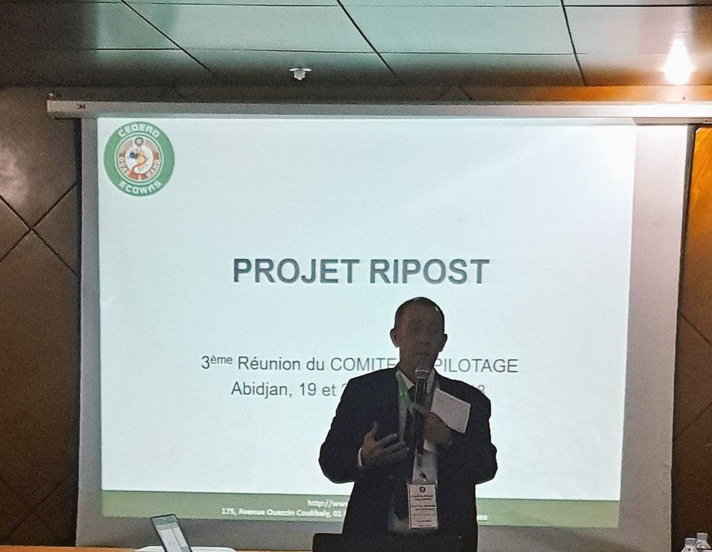 OoasWaho's tweet photo. #EventUpdate: Dr Carlos BRITO faisant le point sur les recommandations de la dernière réunion du comité de pilotage de #RIPOST
_
Dr Carlos BRITO giving a review of recommendations made by the last #RIPOST steering committee meeting. #PromotingHealthThroughRegionalIntegration https://t.co/BrortcM8ez
