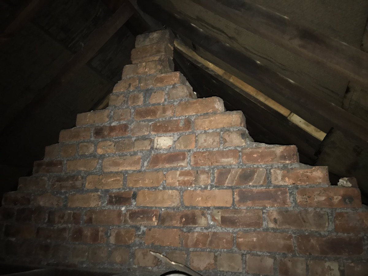 WakefieldsCBS's tweet image. Defect of the day - Party wall not built up to the roof line resulting in non comprehensive fire break and ridge inadequately supported. This is despite recent re-roofing works. If you are having any works done to your property, please make sure you have a professional involved.