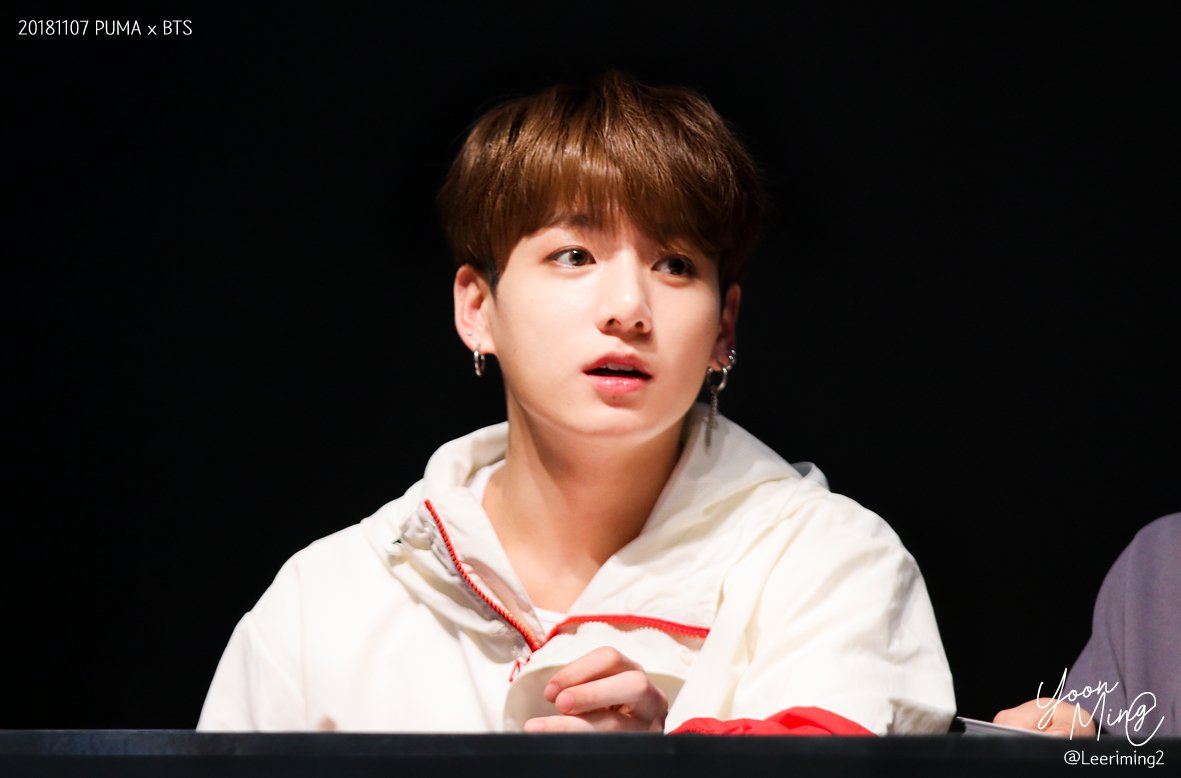 mingc_today's tweet photo. 181107 푸마 팬사인회
정국오빠 (정국이가 오빠라고 하라했어)
정국 ㅠㅜㅜㅜㅜ 우리 동그래미
너무귀여웡 ㅠㅠㅠㅠ
누나가 이제 기억이안나 ㅠㅠㅜㅠㅠㅠ
#PUMAXBTS #pumafansign #puma #푸마팬싸 #JUNGKOOK #정국 #JK #BTS_JUNGKOOK #BTS #방탄소년단 @BTS_twt https://t.co/S2ZMwwfqtw