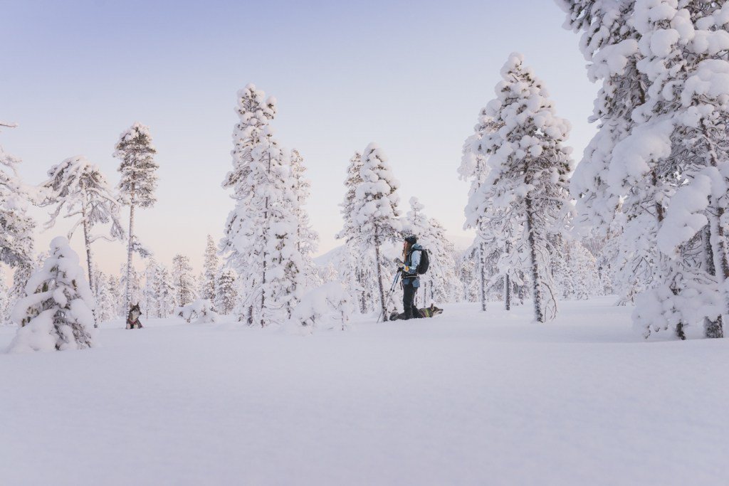 Skippa Black Friday – kör White Monday istället explorealittlemore.se/skippa-black-f…