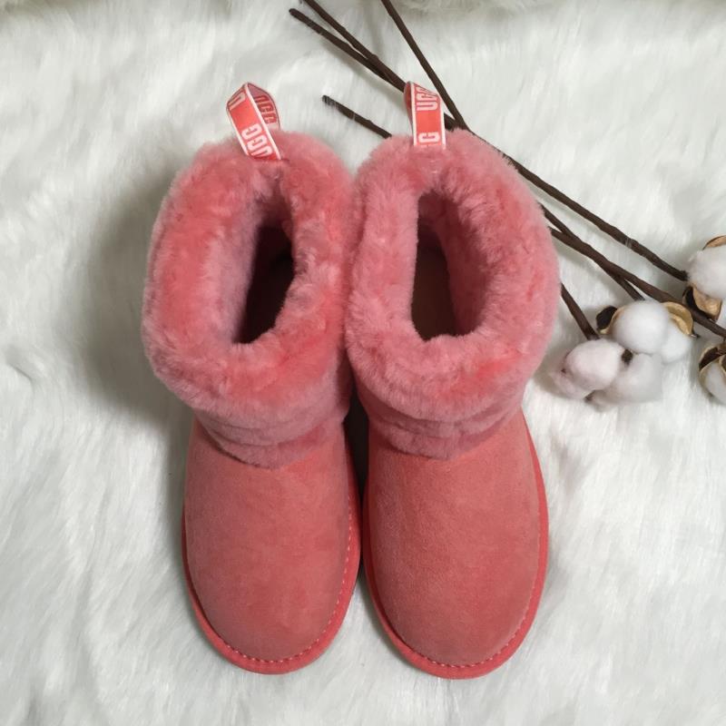 ARealRareGem's tweet image. 🚨UGG CLASSIC MINI FLUFF QUILTED BOOTS 🚨 ONLY $120 !! Cheaper Than Retail !! PREORDER NOW AND HAVE THEM BEFORE CHRISTMAS 🎄😊 PayPal Accepted, Shipping Offered. #SCPLUG #UGGS