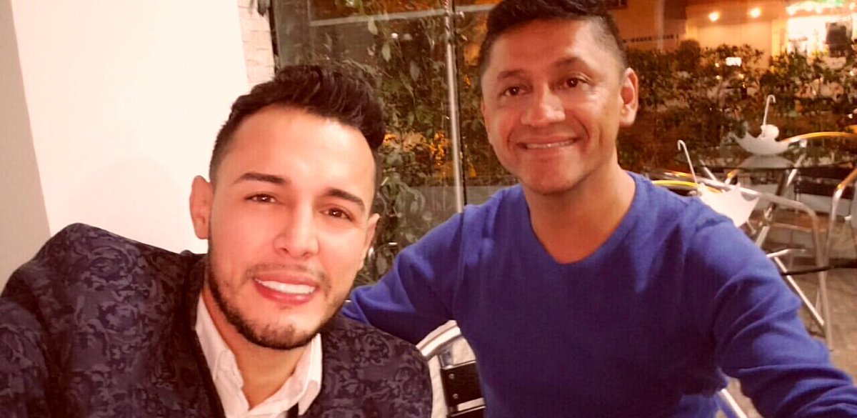 ALONSOCAMACHO's tweet photo. Compartiendo con mi colega @AlexisEscobar23 🎤🎼 https://t.co/odIluwCXSP