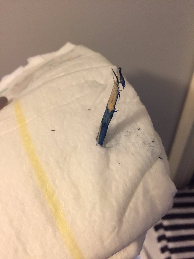 MissMJCollins's tweet photo. @Pampers can’t believe what I’ve found in my pack of pampers..a piece of splintered wood. Shocking!! https://t.co/slgPN9QQl6