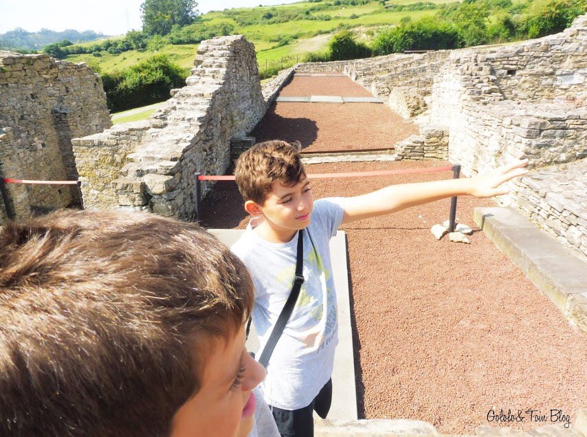 Gololoytoin's tweet image. ¡Hoy viajamos en el tiempo! Iremos al siglo IV d. C. y visitaremos una villa romana que fue, en su época, el  lujoso hogar de Veranius. 

¿Nos acompañas?

gololoytoin.com/2018/11/visita…
__
#viajarconniños #excursionesconniños #planesenfamilia #Asturias #Asturiasconniños @MuseosGijon