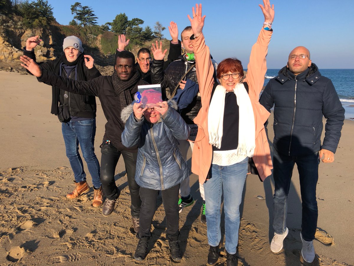 APBAlsace's tweet photo. Mention Spéciale du Jury, c'est la nouvelle récompense décrochée par les travailleurs en ESAT et leur encadrant Eric Simon lors du festival Regards Croisés. https://t.co/Ty0BrB4MC8