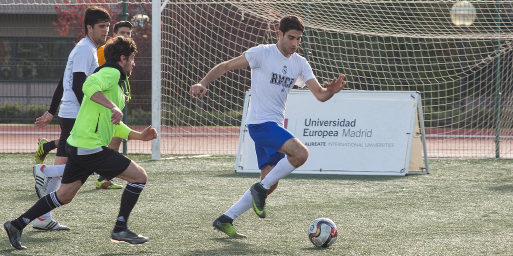 RealMadridUE's tweet photo. ¡Esta semana celebraremos el #gettogether18! Este torneo de fútbol 7 promueve el networking entre los estudiantes de la Escuela #RealMadridUE ➤ https://t.co/JZE113CD5R https://t.co/4QAE8B29j2
