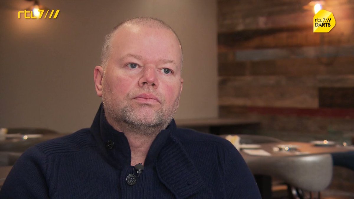 INTERVIEW - Van Barneveld praat uitgebreid over zijn besluit: 'Het is mooi geweest'

Check: rtl7darts.nl/video/3740/van… #rtl7darts