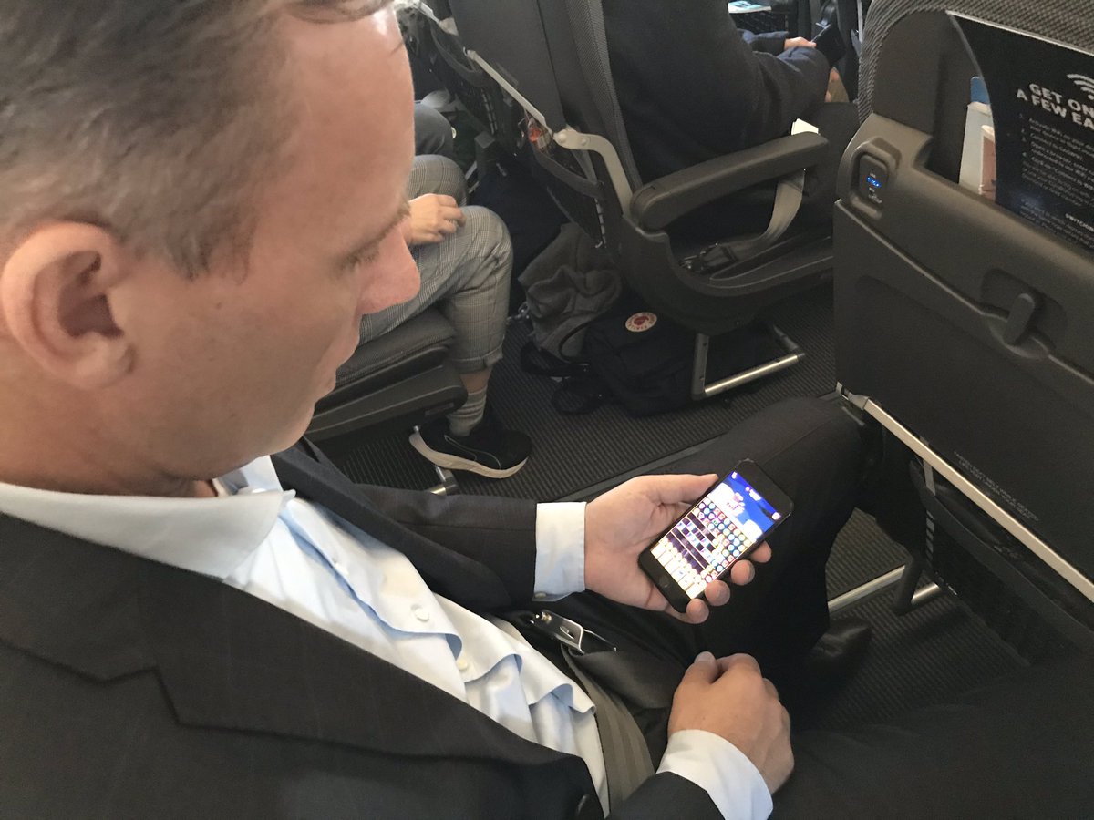 idekatalysator's tweet photo. Guild of Sun gamer veteran, my CEO and partner @FBentler consumes the casual game CupCake - on our way to @SmartCountryCon - we are here to, inspire and listen, well and do business - and meet parlament  @regeringDK - wonder what games they are playing? @sophieloehde, @larsloekke https://t.co/2fjBXmVWgJ