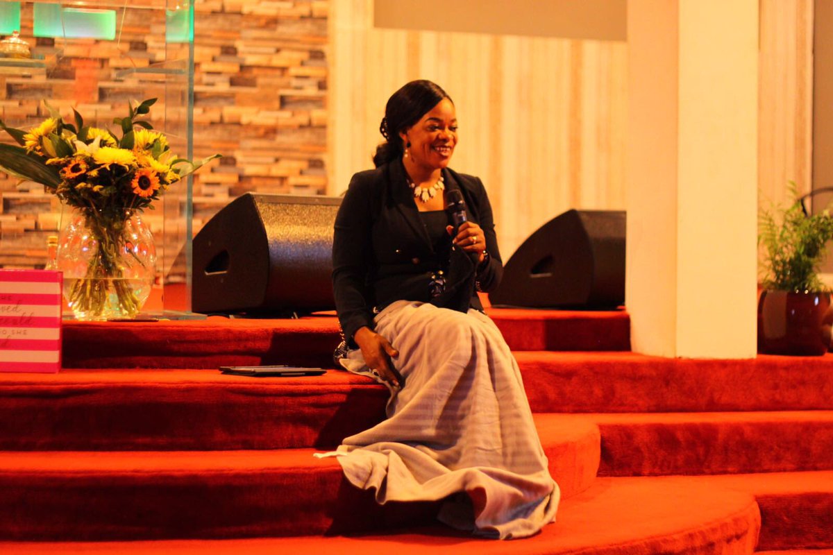 PastorVictoria1's tweet photo. We’re back this Sunday! 
Pain of the Past: Get Past It 2 🙌🏽

In the first edition, we saw healing! We cultivated sisterhood! We shared! We cried! We loved!

Ladies 18-30, I invite you all to Lounge with Me ❤️

REGISTER HERE:

https://t.co/LKIdsciXy9 https://t.co/jzN9UotWWQ