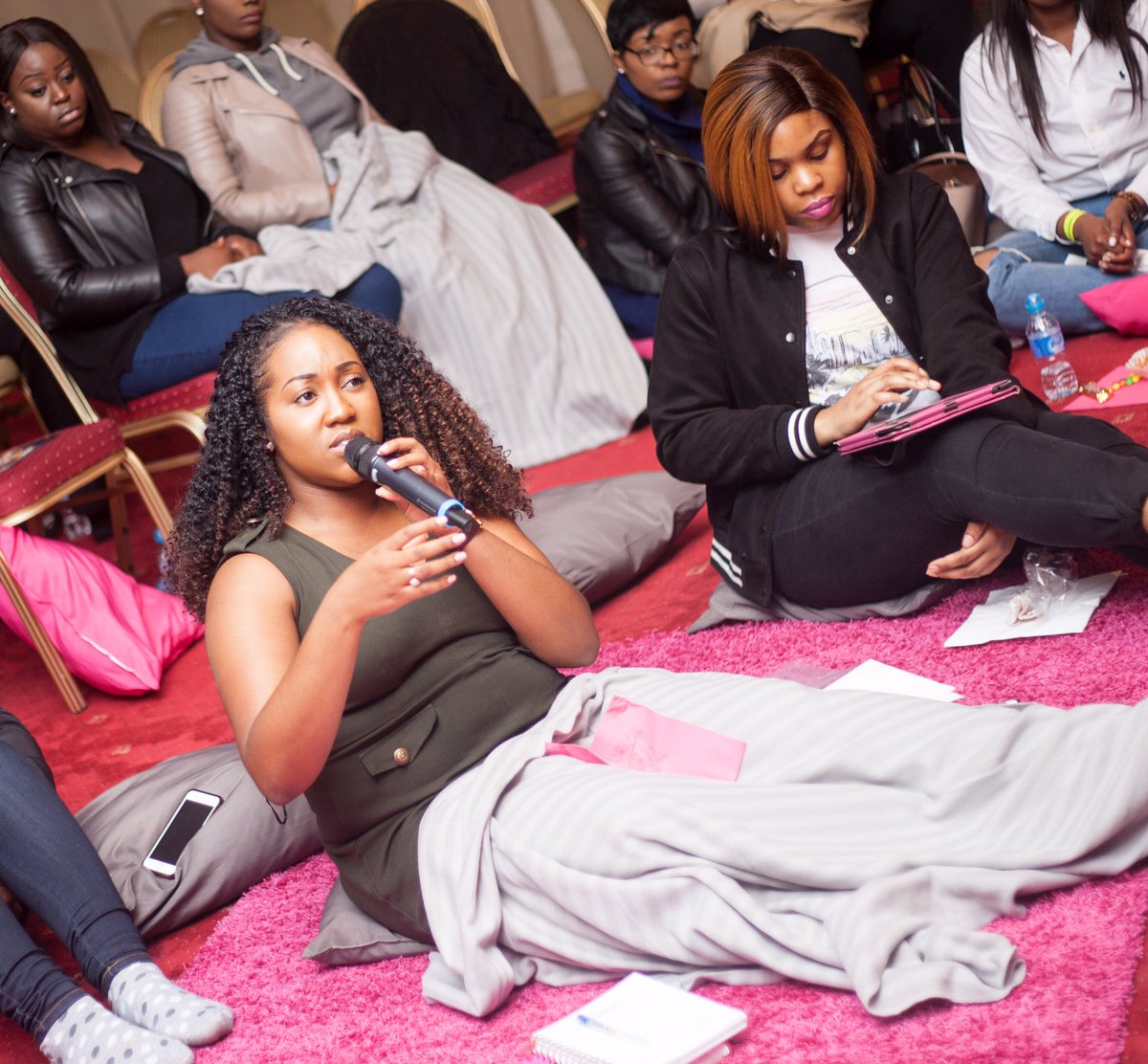 PastorVictoria1's tweet photo. We’re back this Sunday! 
Pain of the Past: Get Past It 2 🙌🏽

In the first edition, we saw healing! We cultivated sisterhood! We shared! We cried! We loved!

Ladies 18-30, I invite you all to Lounge with Me ❤️

REGISTER HERE:

https://t.co/LKIdsciXy9 https://t.co/jzN9UotWWQ