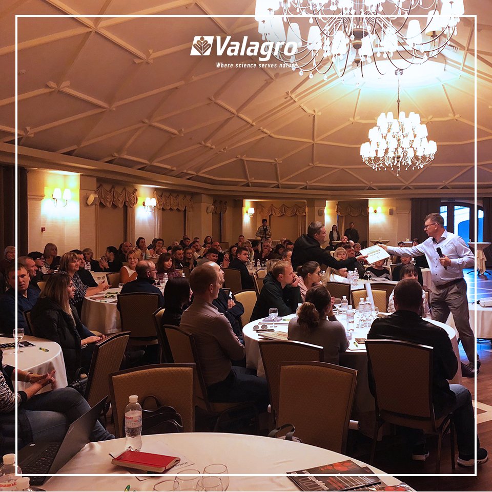 SyngentaBiolog's tweet photo. In the past days we were in Lviv, #Ukraine, for a new Valagro Academy event organised with our local supplier, #Agrisol. In front of a crowd of more than 100 technicians and retailers, we introduced the benefits of Valagro’s most innovative solutions, like #Megafol and MC Extra. https://t.co/LRU2dnNoNi