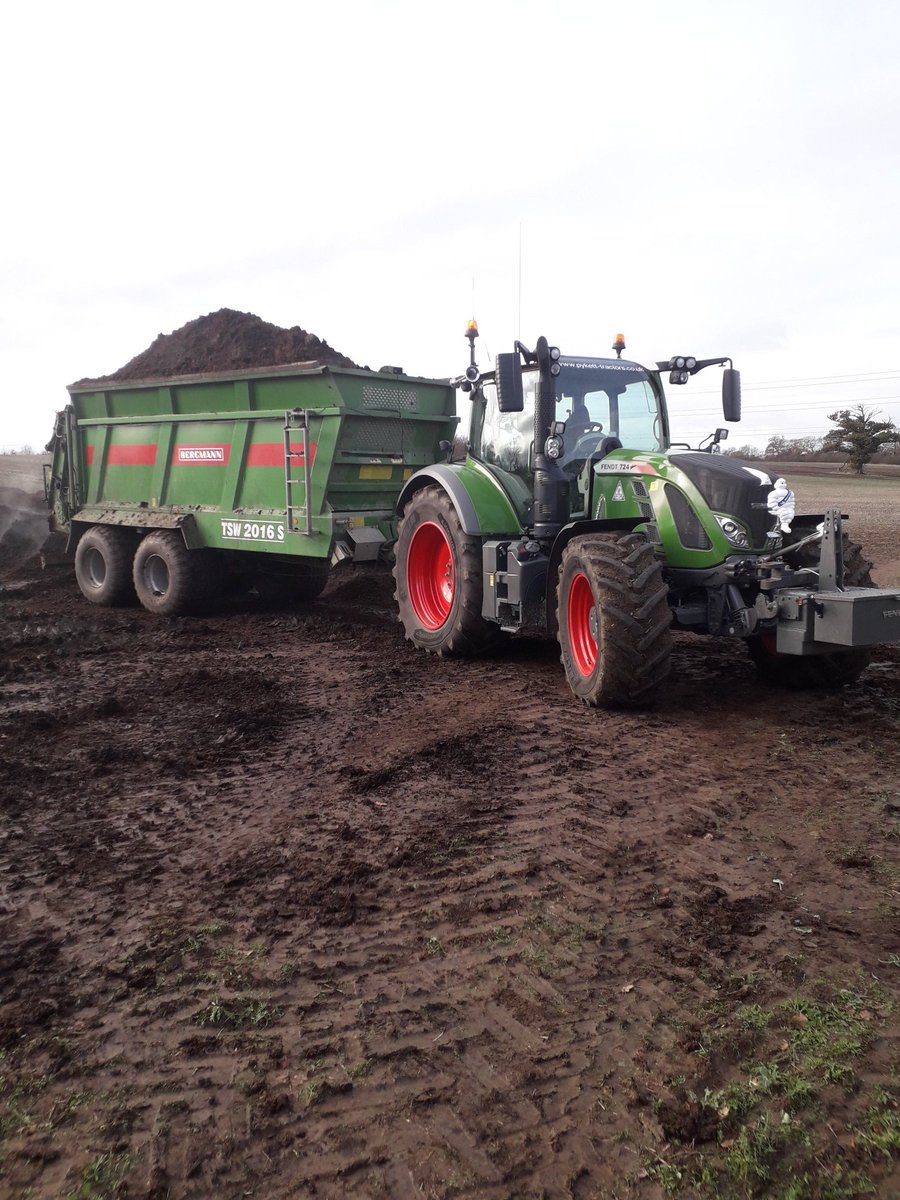 pgfendtman's tweet photo. Making the most of the weather @MichelinAgriUK back on the spreader #bergmann mid November and it's still so dry !! https://t.co/8vtgUwZcNR