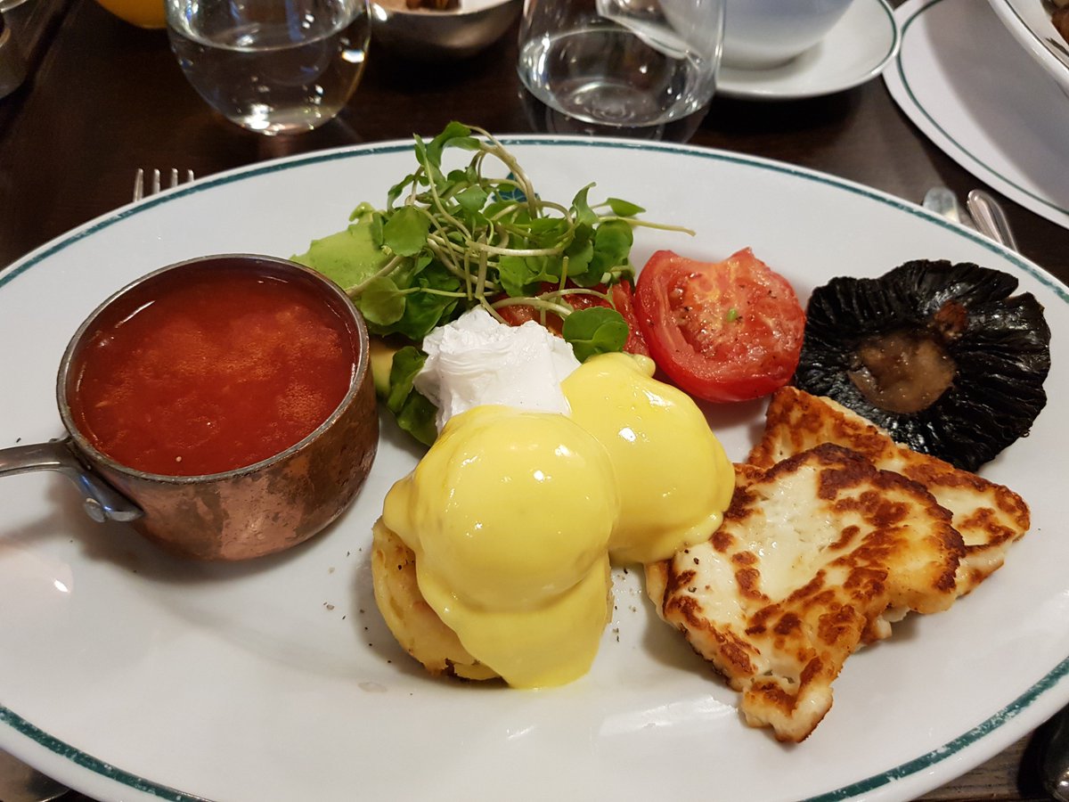 Intrinsic_Comms's tweet photo. This is how we roll on a Monday morning... breakfast at @IvyRestaurants before getting stuck into another awesome week! #events #IoT #breakfastislife https://t.co/BmzQ8B0nnk
