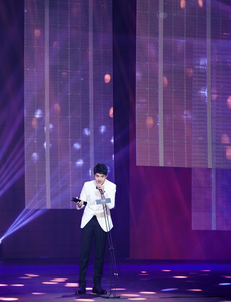 liuhaoran_turbo's tweet photo. 울 호연이는 전신샷 필수로 봐줘야거등요 https://t.co/omvigpl96L