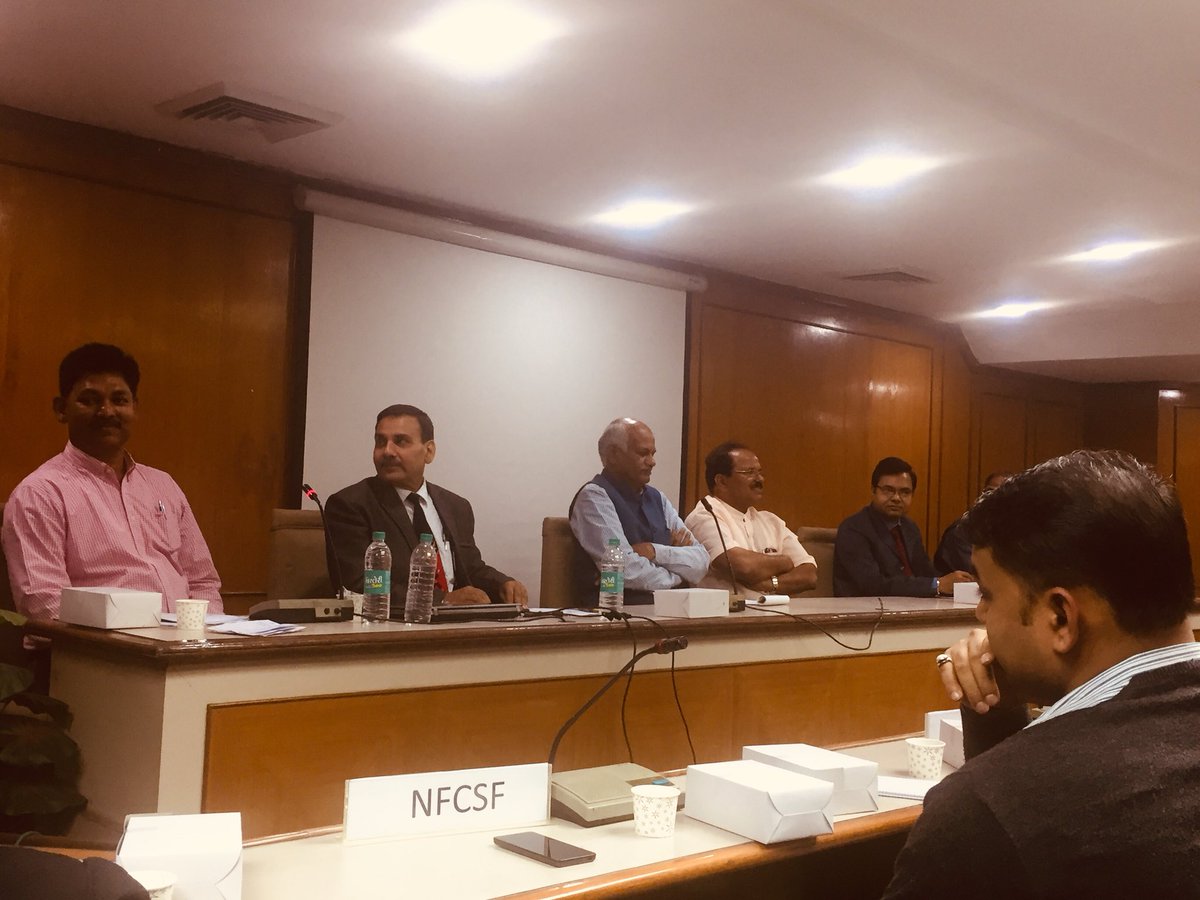 ncuicoop's tweet photo. #Cooperative_Quiz_Competition
N. Satya Narayana #Chief_Executive Distributes the #Prizes 
I prize:  NCDC
II prize:  NCUI
III prize:  KRIBHCO https://t.co/dhxSw7aUJP