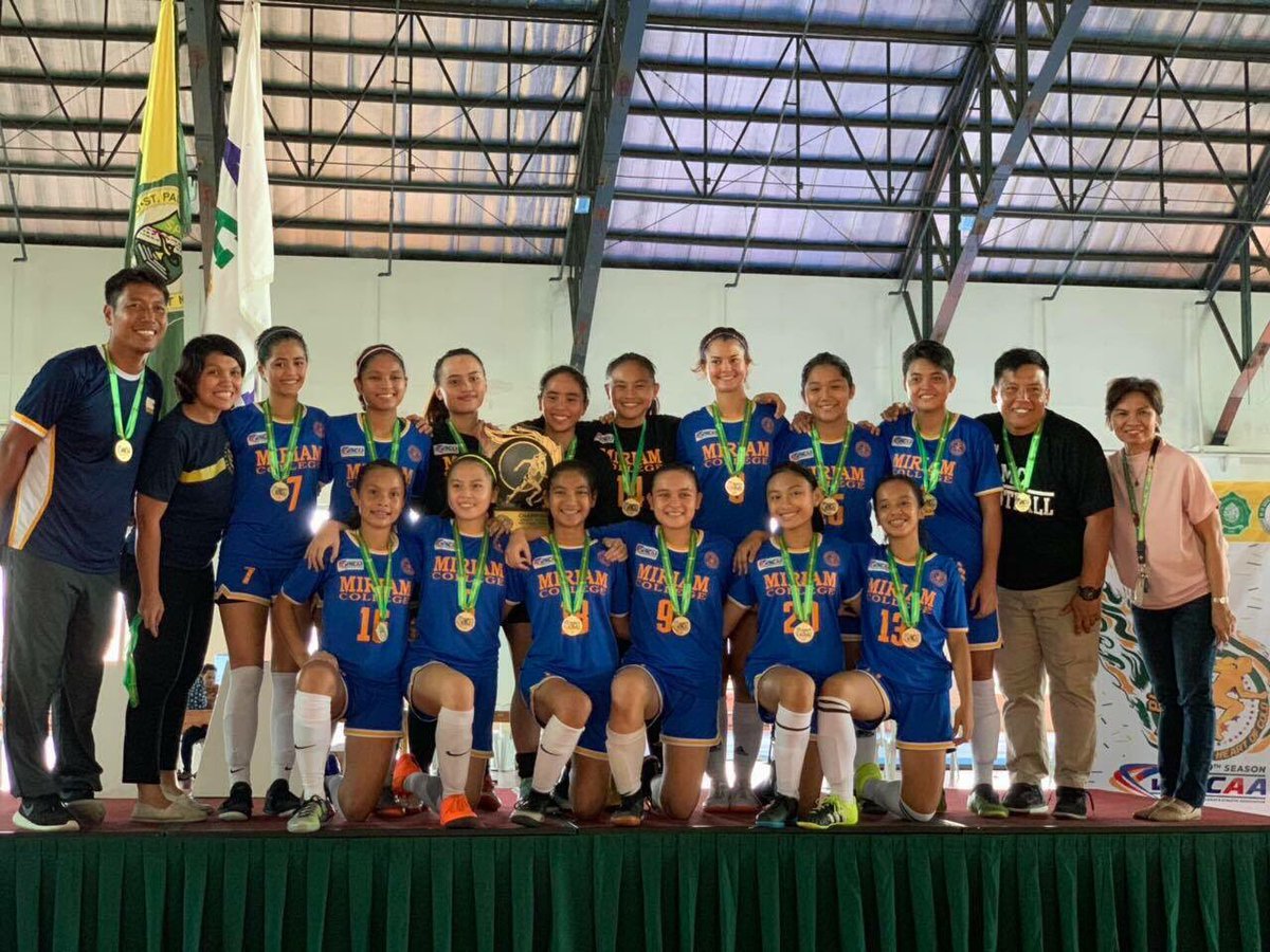 MCHS_VFT's tweet photo. WNCAA Futsal Juniors Division CHAMPIONS! #MCFIGHT great job girlssss! ⚽️🥇 https://t.co/UASkAlNMqn