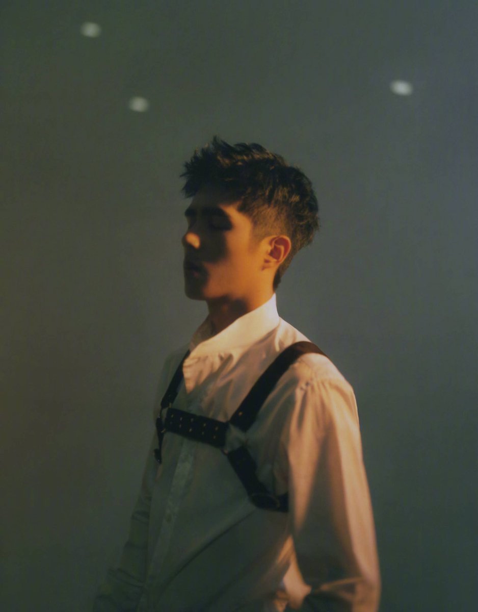liuhaoran_turbo's tweet photo. 오메 반지 낀 거 너무 발린다 https://t.co/DqhhQ2TDbY