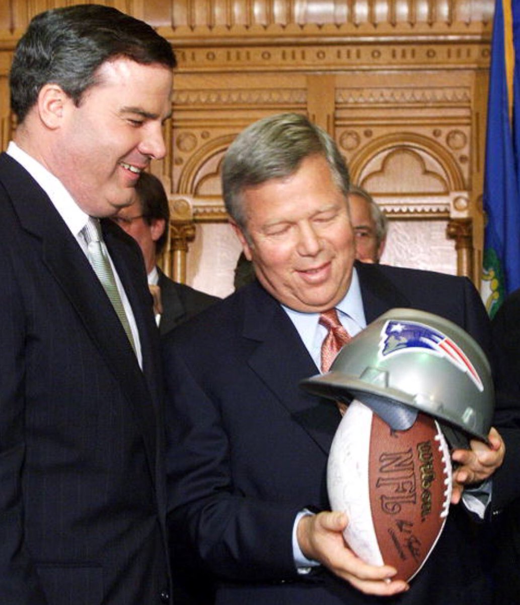 darrenrovell's tweet photo. 20 Years Ago Today: Patriots announce they are leaving Massachusetts for a stadium in downtown Hartford to move in in, imagine this, 2001. Deal goes bust five months later, Pats come back. https://t.co/aXMd2HufSh