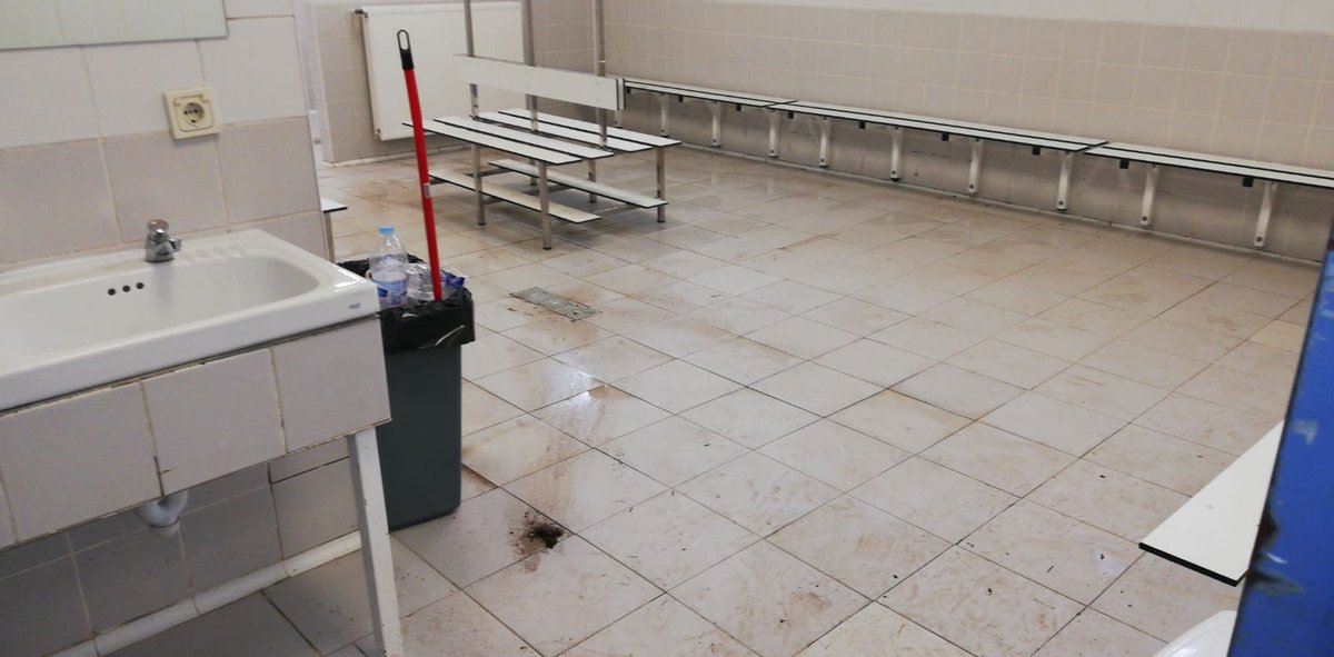 🏉Así ha dejado el vestuario las selecciones de la Comunitat Valenciana S16 y S18 en su paso por las instalaciones del Campo de Rugby de la Universidad Politécnica de Navarra 👌✨ 
#rugby #rugbylive #estoesrugby