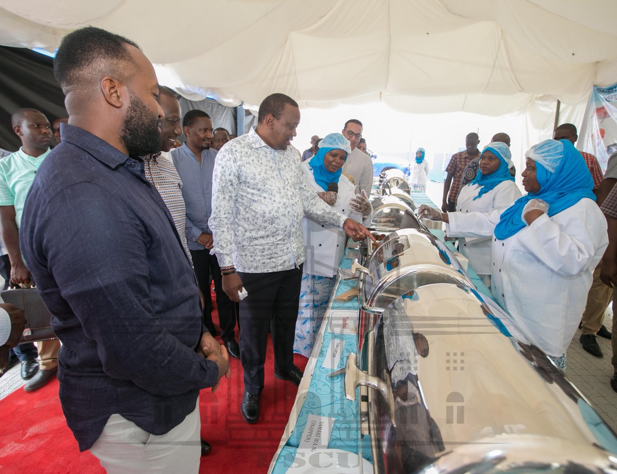 StateHouseKenya's tweet photo. President @UKenyatta also launched the 'Eat More Fish' campaign in Liwatoni, #MombasaCounty. The campaign is an initiative by the State Department of Fisheries that seeks to increase dietary intake of fish in the nation | #BlueEconomyKe #MVDoria @WilliamsRuto https://t.co/2zYsIxwrj6