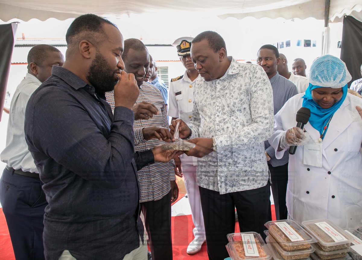 StateHouseKenya's tweet photo. President @UKenyatta also launched the 'Eat More Fish' campaign in Liwatoni, #MombasaCounty. The campaign is an initiative by the State Department of Fisheries that seeks to increase dietary intake of fish in the nation | #BlueEconomyKe #MVDoria @WilliamsRuto https://t.co/2zYsIxwrj6