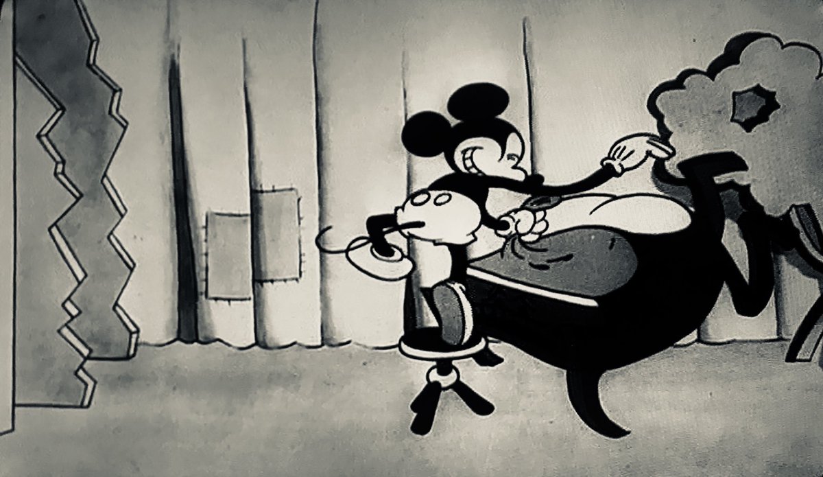 Emmie Bead Twitter પર ミッキー界ではピアノにもおしりがあります ミッキーマウス