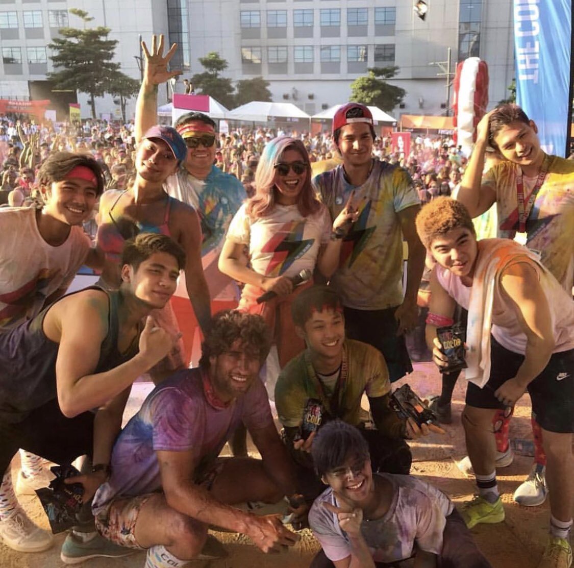 princeclemente8's tweet photo. #TheColorRunPH https://t.co/ZJsbujfPri
