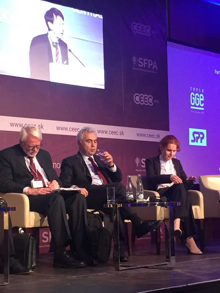 VasakovaLivia's tweet photo. #Solar and #wind are at record high, but so are CO2 emissions. With #renewables only, we cannot solve our #climate problem @IEABirol reacting to the question regarding #nuclear at #CEEC18 in #Bratislava @SFPA_SK #IEA @ZEKvSR https://t.co/oHpuKTYUAy