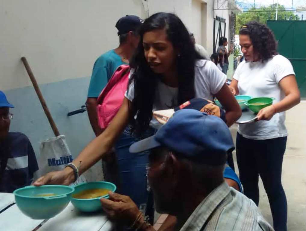 GuardianCatolic's tweet photo. #19Nov Organizaciones No Gubernamentales como @HijosdeMoranAC de #ElTocuyo también se Solidarizan con los más necesitados en #Venezuela. Diariamente les brindan Alimento y Esperanza para seguir adelante. Les dan Cariño y Enseñan #AprenderAPescar. #DíaMundialDeLaAlimentación https://t.co/irF0Li29mg