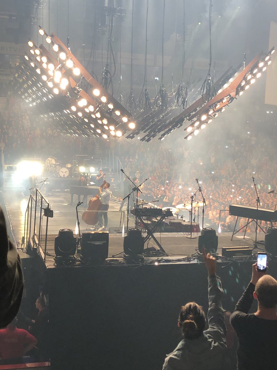 stubbo1983's tweet photo. @MumfordAndSons you were amazing.. brilliant concert #belfast https://t.co/f3SuZhzvoF