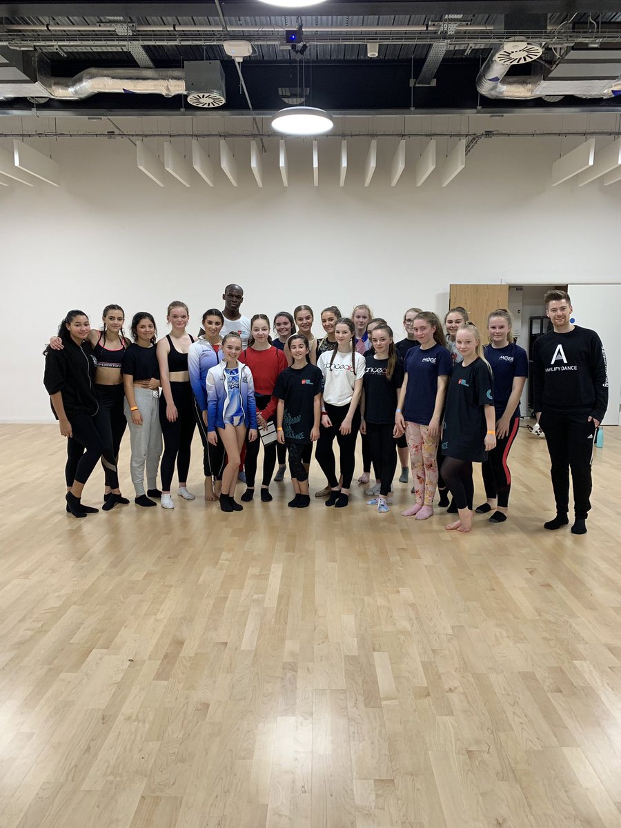 A very special Thankyou to Matthew Gough for our additional Masterclass today in contemporary. It was such a great opportunity for the students! Thankyou for hosting us <a href="/uswcreative/">USW Creative</a> #rosinaandrewsmethod #amplify 🔊❤️ <a href="/usw_dance/">USW Dance</a>