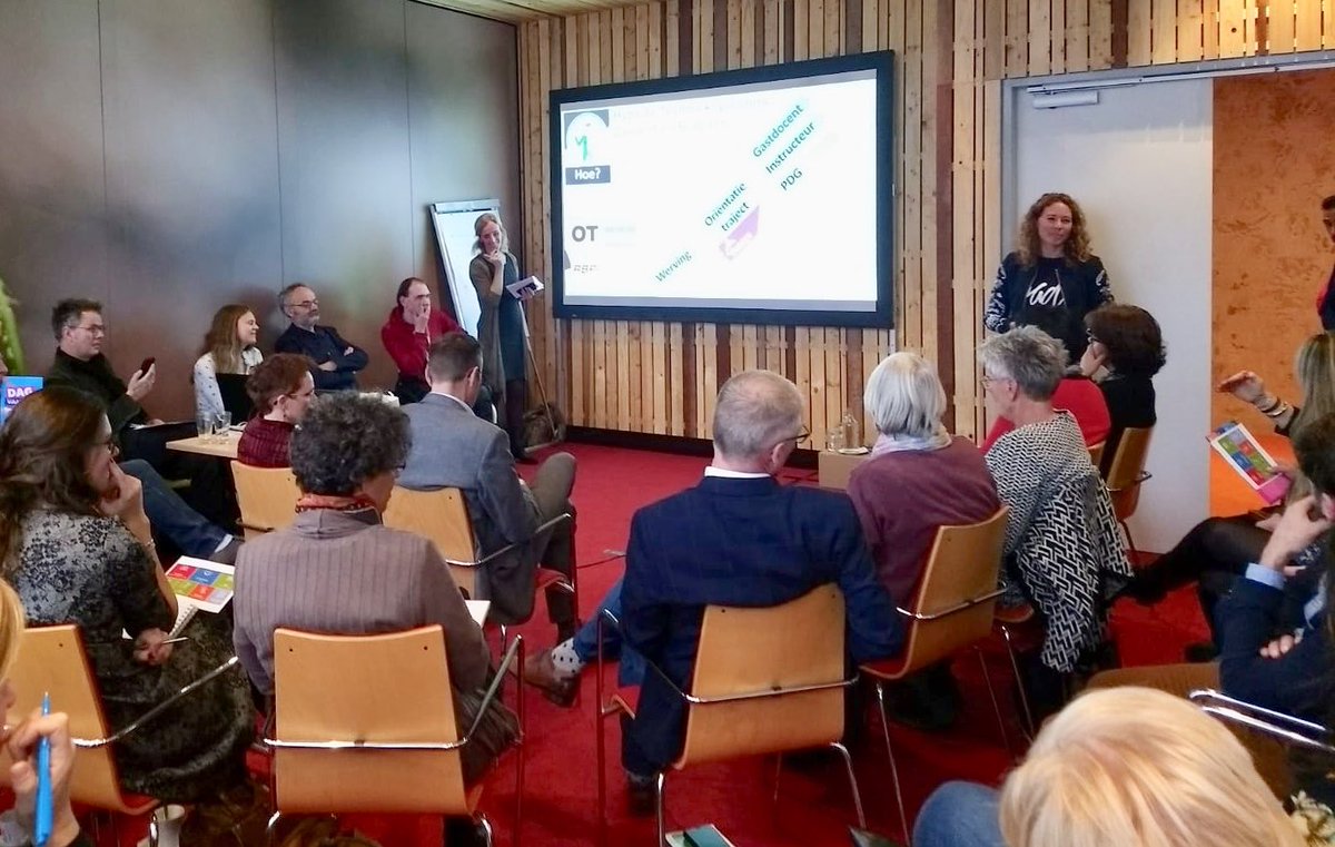 . <a href="/Fontys/">Fontys</a> hogescholen werkt aan flexibilisering via bouwstenen. Van expert bouw naar vakdocent in het mbo. Yvonne Gielen vertelt hierover op #dagvanhetmbo. #hybride #docent #wijzijnkatapult