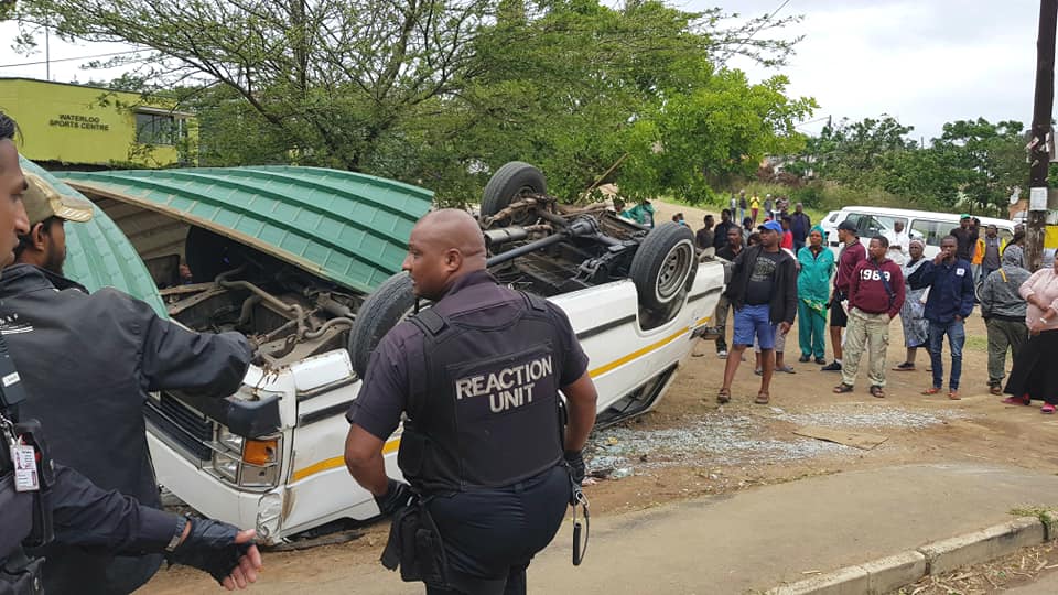 _ArriveAlive's tweet photo. Seven njured in overturned taxi accident in Waterloo https://t.co/yA8AZxPndS #ArriveAlive #ReactionUnit https://t.co/6ImJgRGQiW