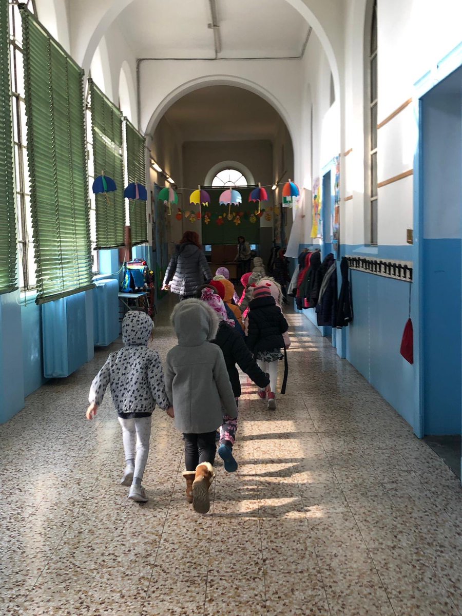 elisetta1979's tweet photo. Progetto continuità! Gli alunni della Scuola d’Infanzia Gobetti vengono in visita all’ @IC_via_Dante  Scambio di doni e collaborazione con gli alunni della primaria Dante (IA-IB) https://t.co/BG7P0emusH