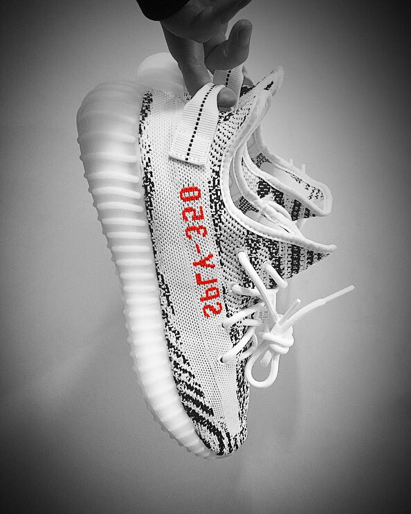 Trippy_Kick's tweet photo. So glad to finally own a pair!! 🦓

@adidasUK @adidas @kanyewest https://t.co/nkY81LsHKX