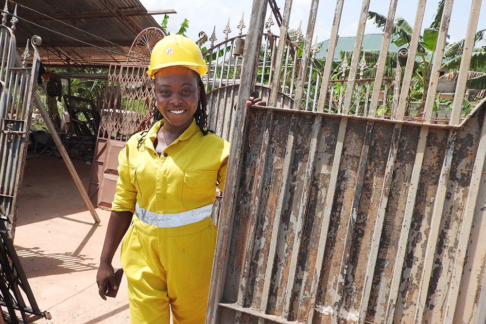 Dentaa_show's tweet photo. The @BBC100women list for 2018 is here! 
Ruth Medufia, 27 - Metal worker, Ghana.

Ruth is a female welder who lives in an urban slum community and aspires to be a role model for young women in the construction industry.
https://t.co/r7WfjXyLf3….    #MakingGhanaProud 🇬🇭🇬🇭🇬🇭 https://t.co/3x34wMRwog