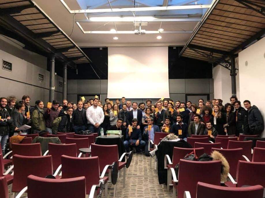 SilvioAltamura's tweet photo. Un grande in bocca al lupo al nuovo Coordinamento Nazionale del Movimento Giovanile della Sinistra.

In particolare, un sincero augurio al mio amico @carutig, orgogliosamente lucano, eletto Responsabile Nazionale all'Iniziativa Politica.
Di certo, un nuovo inizio per il #csx https://t.co/R3gM6tIpZq