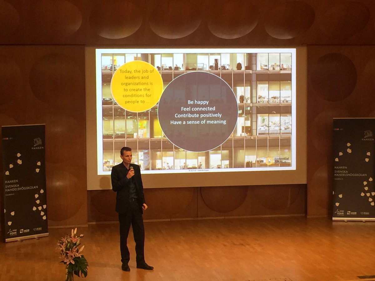 katilanu's tweet image. Pohtimassa johtajuutta, ajattelevaa ja modernia erityisesti. #potentialproject #rasmushougaard #ajattelevajohtaja #themindoftheleader