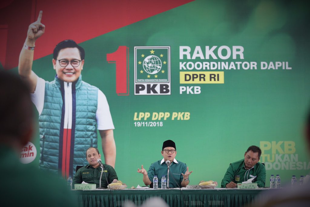 cakimiNOW's tweet photo. Edisi ngotot! Selamat malam ! Assalamualaikum para penghuni langit ... https://t.co/AjbMpfCZ5O
