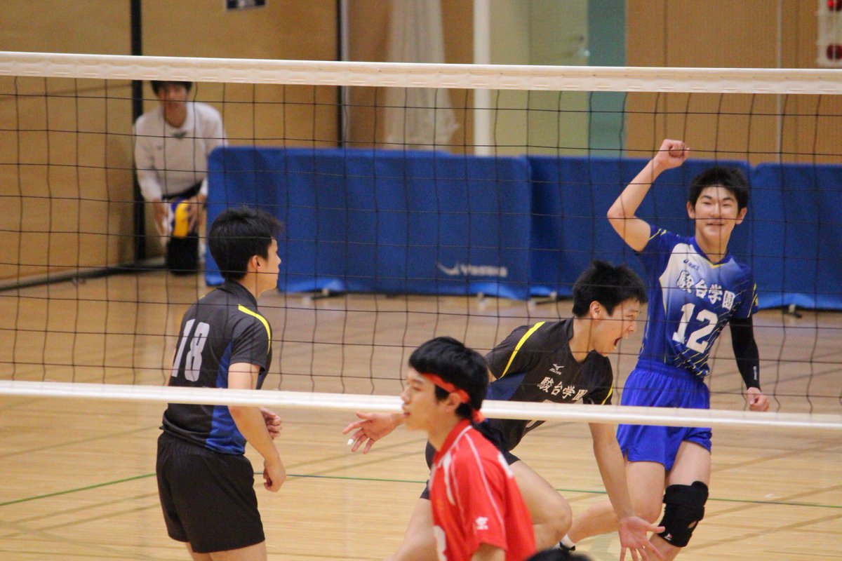 miyachika12's tweet photo. 2018-11-17 東京都春高予選
@墨田体育館
走る〜走る〜🎵
#駿台学園
#高橋真輝 https://t.co/fjdd8Ydj8W