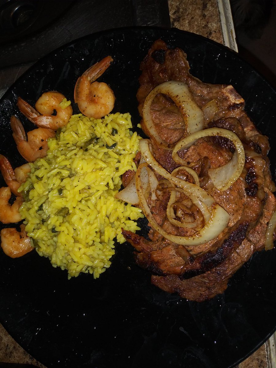 EnvyWinter__'s tweet photo. Should I go to school for cooking? https://t.co/aTqoEDnE3g