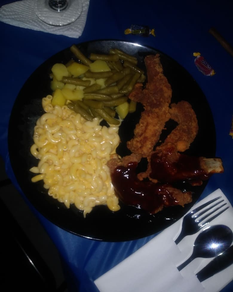 EnvyWinter__'s tweet photo. Should I go to school for cooking? https://t.co/aTqoEDnE3g