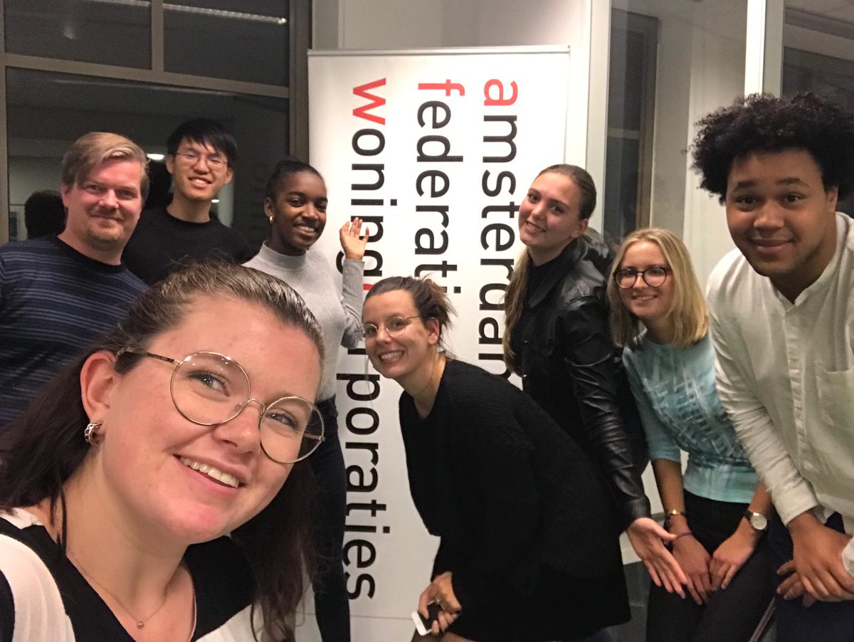 afwc1917's tweet photo. Studenten #MBO denken na en komen met adviezen over hoe bewoners enthousiast te maken over aardgasvrij maken van hun huurwoningen, mooi project van @Madeby020 @Diversion_nl https://t.co/7lElX4KHF7 https://t.co/mRhH4rwdum