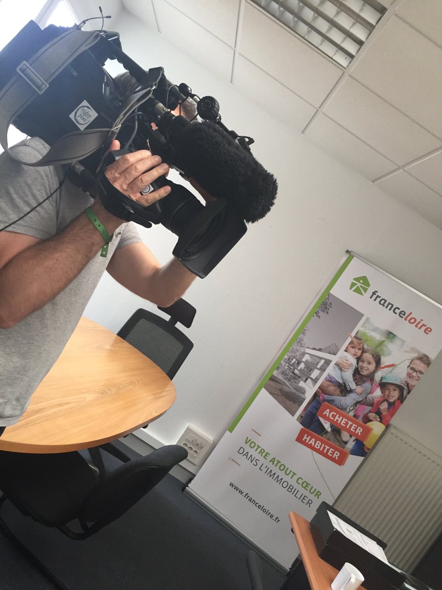 FranceLoire's tweet photo. Des questions sur la vente avec les bailleurs sociaux ? Retrouvez @FranceLoire sur @CapitalM6 ce dimanche 25 novembre 📽️🏘️#immobilier #accessionalapropriete #vente https://t.co/ETndgzByHM